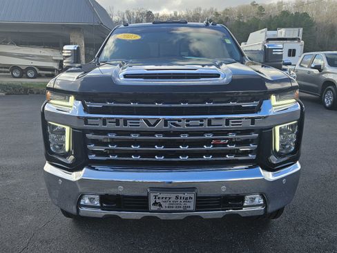 Used 2023 Chevrolet Silverado 2500 LTZ image 3