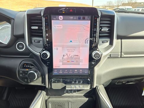 New 2026 RAM 1500 4x4 Crew Cab image 18