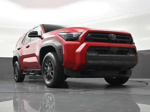 Used 2025 Toyota 4Runner SR5 AWD/4WD image 34