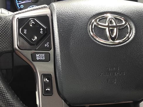 Used 2018 Toyota Tacoma TRD Sport w/ Technology Package AWD/4WD image 30