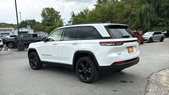Certified 2024 Jeep Grand Cherokee Limited w/ Luxury Tech Group II AWD/4WD image 8