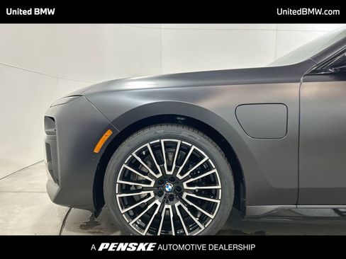 New 2026 BMW 750e xDrive w/ Executive Package image 10