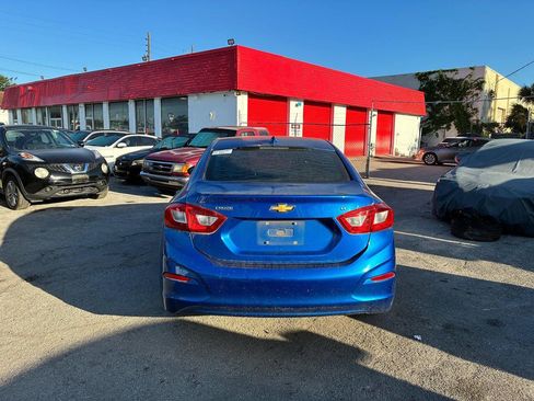 Used 2017 Chevrolet Cruze LT w/ Convenience Package image 4