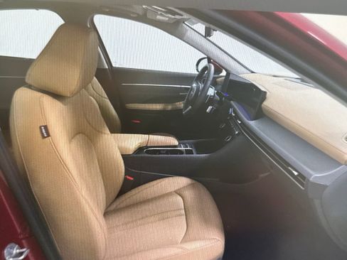 Used 2025 Hyundai Sonata Limited FWD image 10