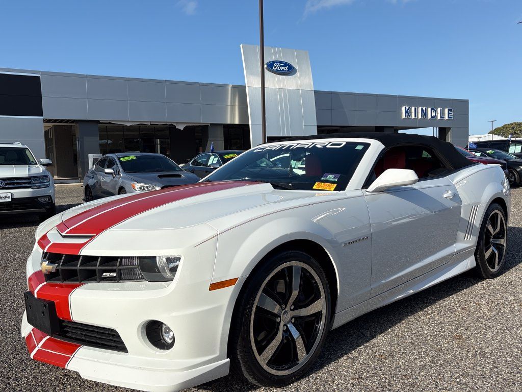 Used 2011 Chevrolet Camaro SS RWD image 13
