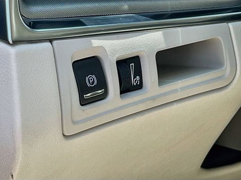 Used 2025 Cadillac XT5 Premium Luxury w/ LPO, Floor Liner Package FWD image 10