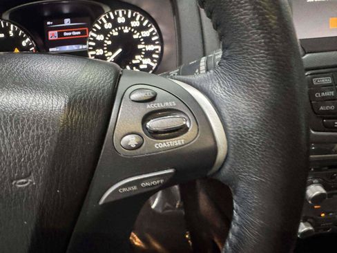 Used 2019 Nissan Pathfinder SL FWD image 26