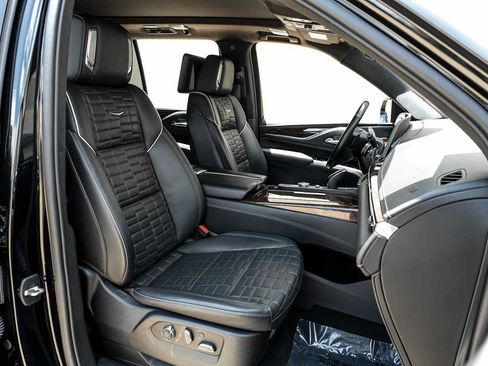 Used 2021 Cadillac Escalade Sport Platinum AWD/4WD image 32