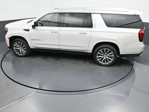 Used 2021 GMC Yukon XL Denali w/ Denali Ultimate Package image 23