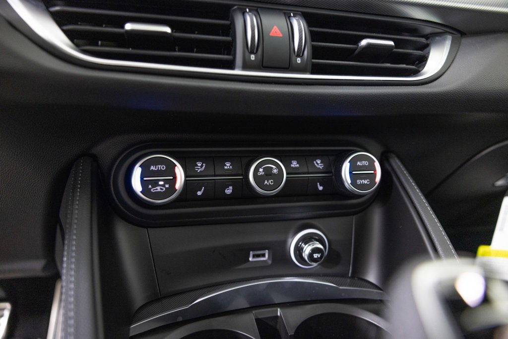 New 2026 Alfa Romeo Stelvio Sprint AWD/4WD image 23