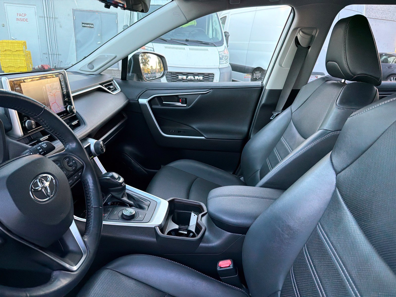 Used 2020 Toyota RAV4 Limited AWD/4WD image 6