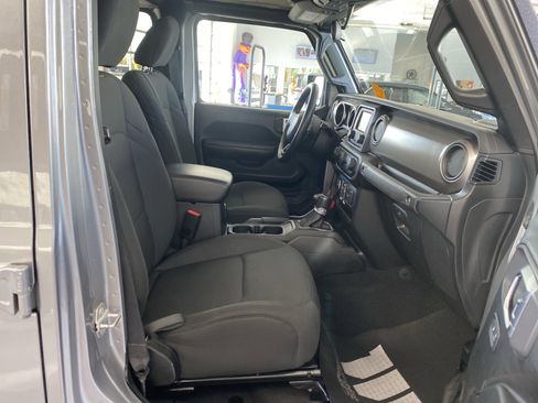 Used 2020 Jeep Gladiator Sport w/ Quick Order Package 24S image 26
