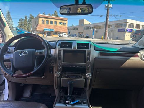 Used 2013 Lexus GX 460 w/ Comfort Plus Pkg AWD/4WD image 12