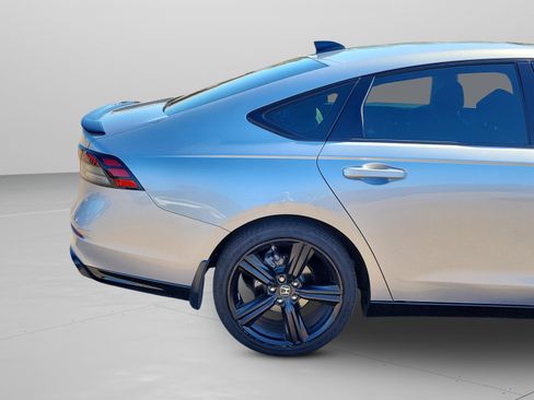 Used 2024 Honda Accord Sport image 32