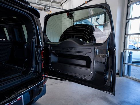 Used 2022 Land Rover Defender 110 X-Dynamic SE image 66