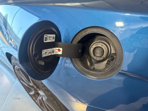 Used 2019 Ford Mustang Shelby GT350 w/ Technology Package RWD image 12