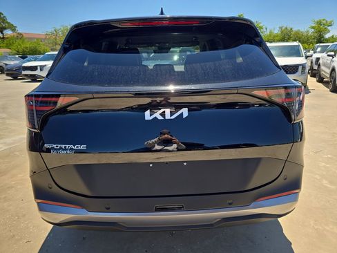 New 2026 Kia Sportage EX FWD image 7