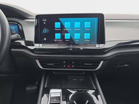 Used 2025 Volkswagen Atlas Cross Sport SE image 23