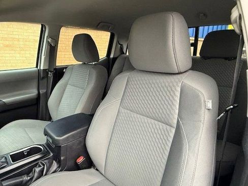 Used 2020 Toyota Tacoma SR image 11