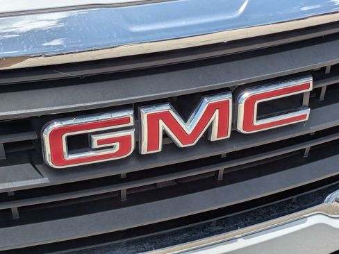 Used 2024 GMC Terrain SLE FWD image 13