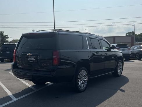 Used 2019 Chevrolet Suburban LT AWD/4WD image 5