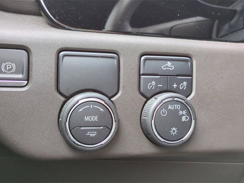 Used 2022 Chevrolet Silverado 1500 LT image 24