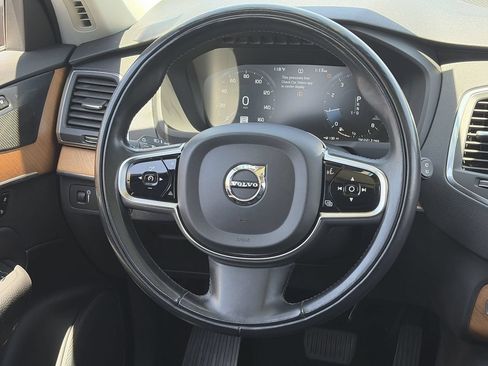 Used 2021 Volvo XC90 T6 Momentum w/ Climate Package AWD/4WD image 13
