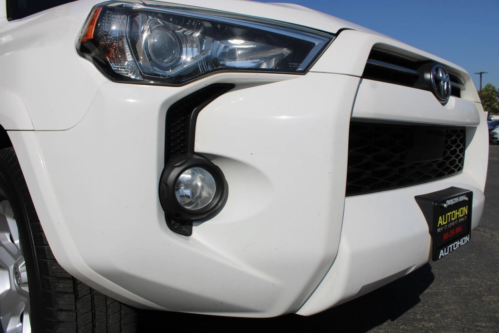 Used 2020 Toyota 4Runner SR5 Premium w/ Moonroof Package RWD image 5