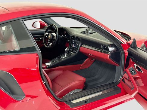 Used 2017 Porsche 911 Turbo S image 29