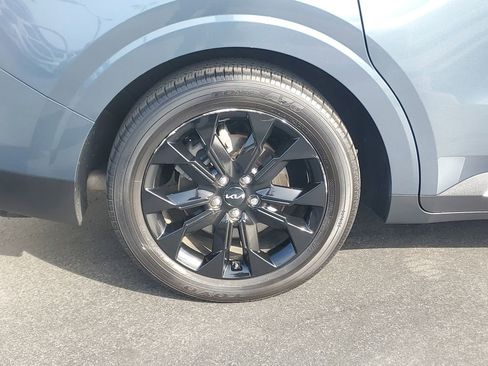 Used 2022 Kia Carnival SX Prestige image 5