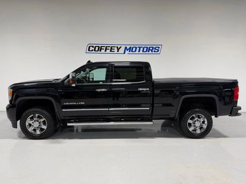 Used 2016 GMC Sierra 3500 Denali w/ Duramax Plus Package image 3