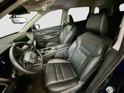 Used 2026 Nissan Rogue SL AWD/4WD image 13