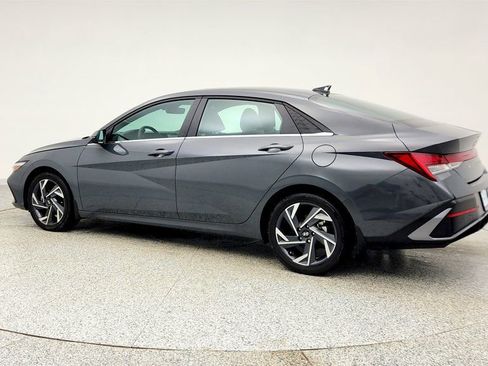 Used 2024 Hyundai Elantra Limited image 7