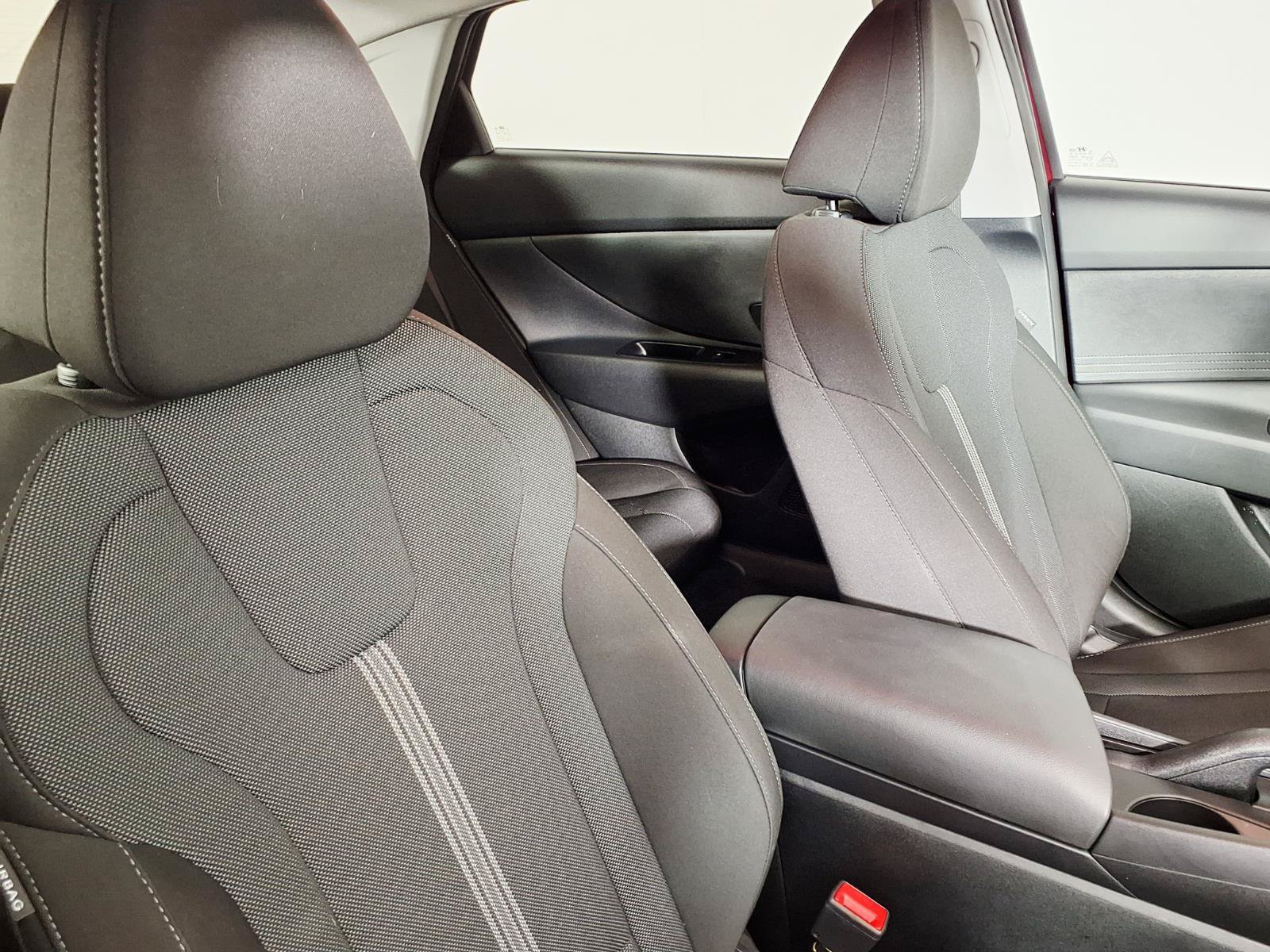 Certified 2026 Hyundai Elantra SE FWD image 10