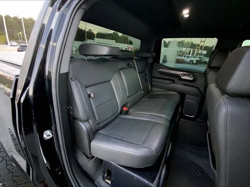Used 2022 Chevrolet Silverado 1500 LTZ AWD/4WD image 19
