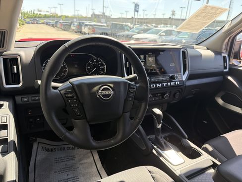 Used 2025 Nissan Frontier SV w/ SV Convenience Package AWD/4WD image 26