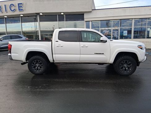 Used 2023 Toyota Tacoma SR5 image 2