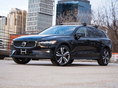 Certified 2023 Volvo V60 B5 Cross Country Plus w/ Climate Package