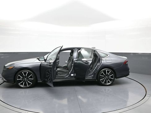 Used 2025 Honda Accord Touring image 42