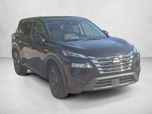 Used 2025 Nissan Rogue SV FWD image 3