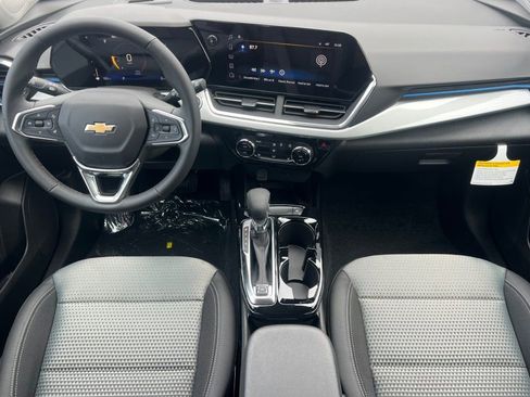 New 2026 Chevrolet Trax LT w/ Sunroof Package FWD image 10
