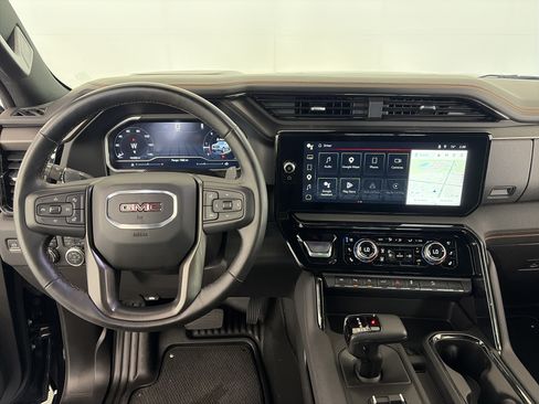 Used 2023 GMC Sierra 1500 AT4 w/ AT4 Premium Package AWD/4WD image 3