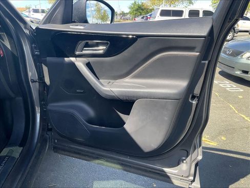 Used 2018 Jaguar F-PACE Prestige image 25