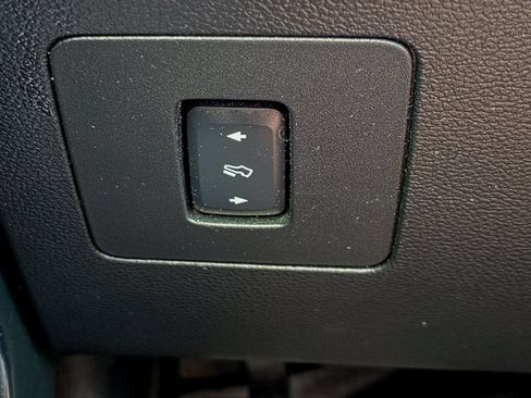 Used 2016 Ford F150 Lariat w/ Equipment Group 502A Luxury AWD/4WD image 20