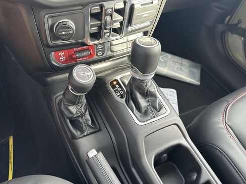New 2026 Jeep Gladiator Rubicon w/ Safety Group AWD/4WD image 17