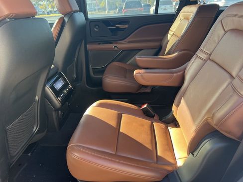 Used 2023 Lincoln Aviator Reserve w/ Equipment Group 201A image 13