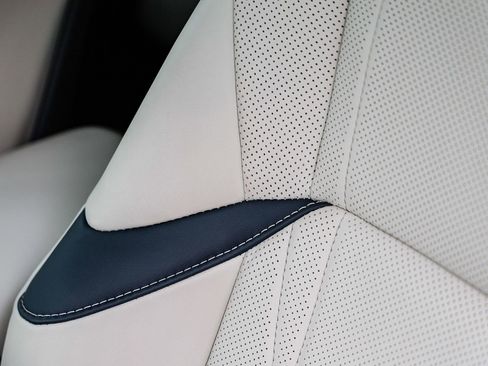 Used 2025 Lexus ES 300h w/ Accessory Package (Z2) FWD image 25