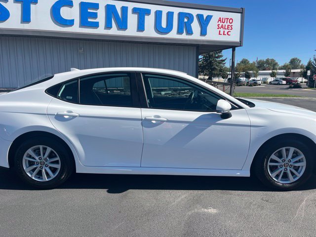 Used 2026 Toyota Camry LE FWD image 16