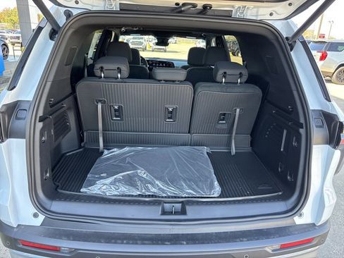 New 2026 Chevrolet Traverse LT w/ Enhanced Driving Package image 6