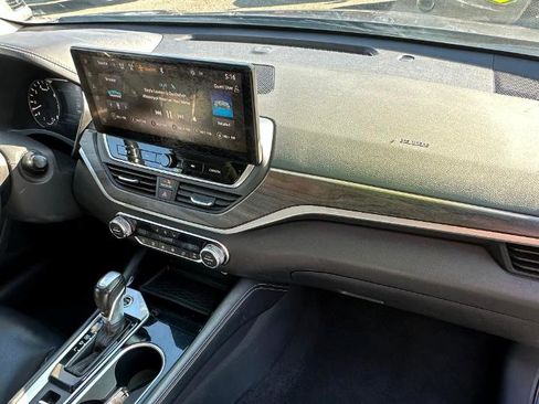 Used 2023 Nissan Altima 2.5 SL FWD image 9